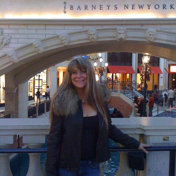 Meet your Posher, Susan - Picture 1 of 1